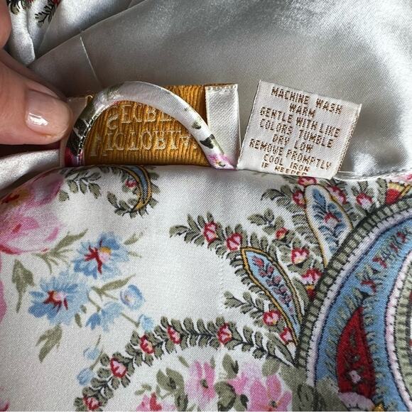 Victoria's Secret Gold Label | White & Pink Satin Short Sleeve Robe | Paisley OS - Picture 9 of 10